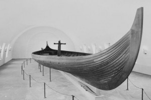 Bilde av Gokstadskipet på Vikingskipmuseet